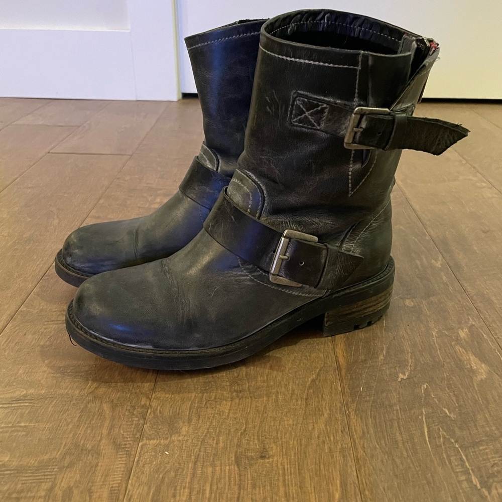 Steve Madden Freebird motorcycle style leather boots, size 8 women’s